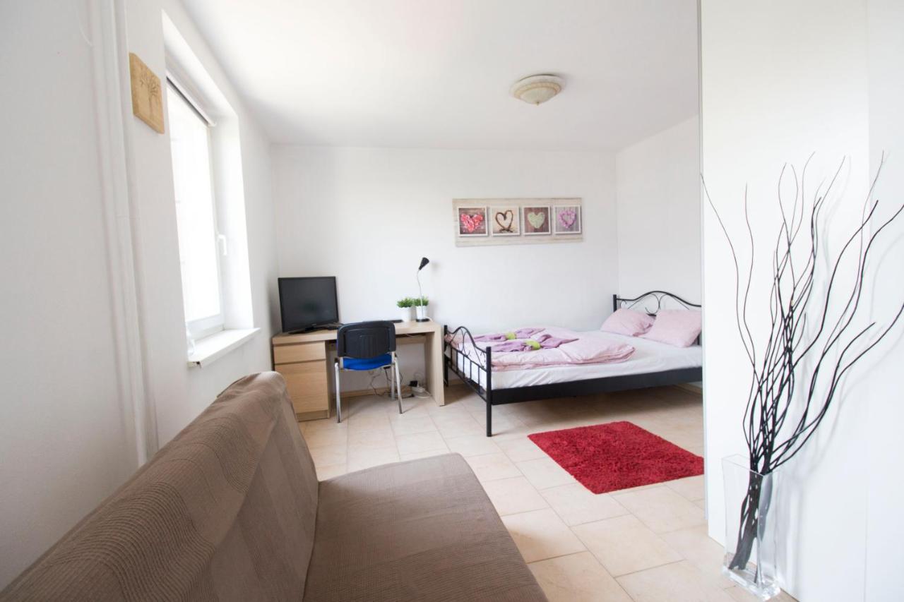 Lucky Apartaments Old Town -Economy Вроцлав Экстерьер фото